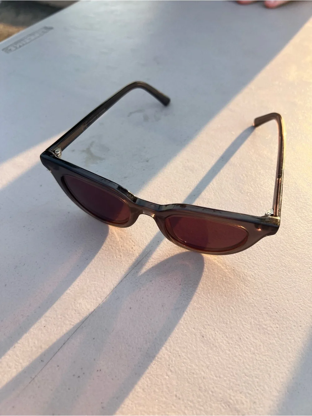 Madewell Adrian Classic Round Cat-Eye Sunglasses